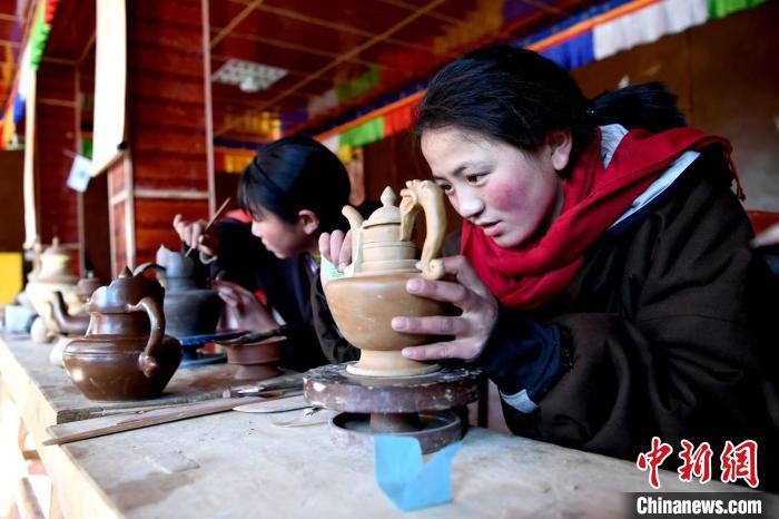 壤塘非遗传习所：藏区民间传统艺术焕新颜