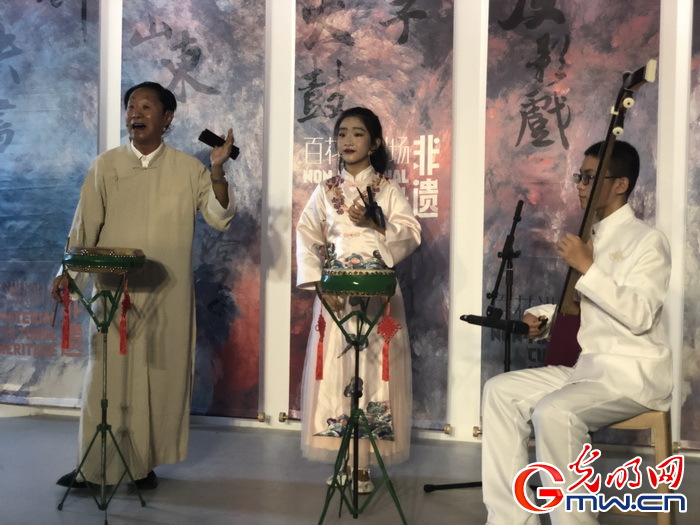 京韵大饱读的母根 木板大饱读唱响非遗曲艺周