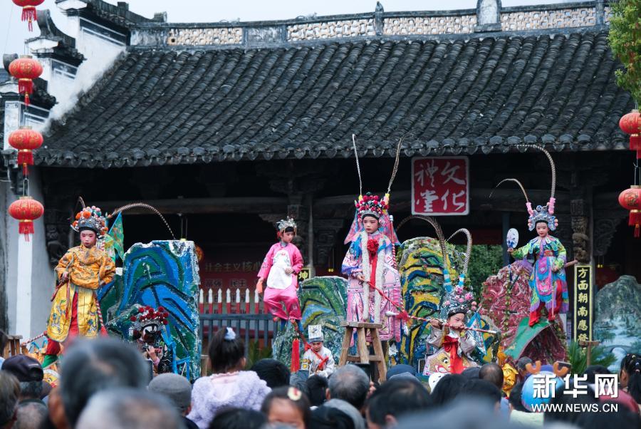 美丽乡村迎来非遗"抬阁"展演