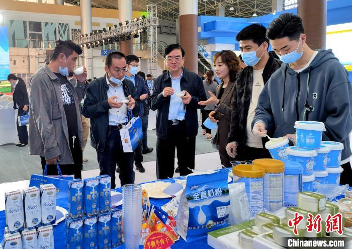 首届生态博览会“海南馆日”：生态产品与非遗共绽放
