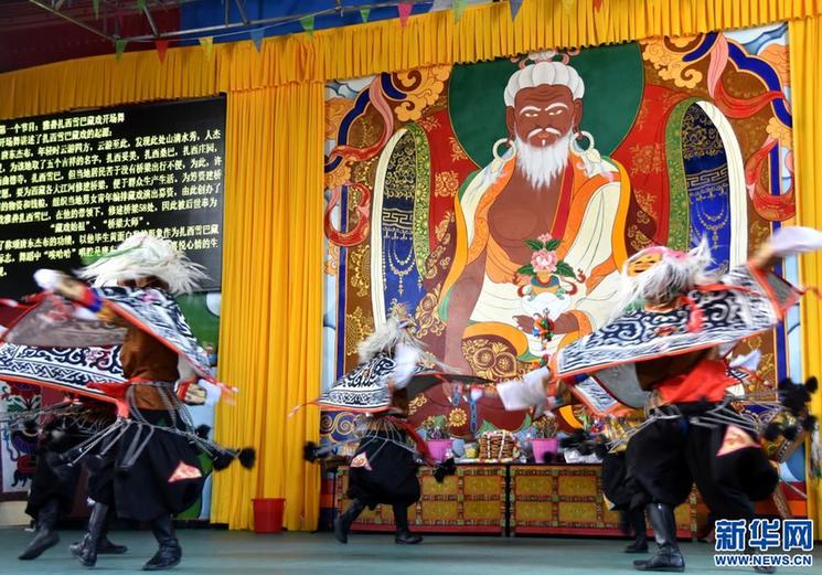 （新华全媒+）面具下的“藏戏第一村”——访西藏山南市乃东区扎西曲登社区