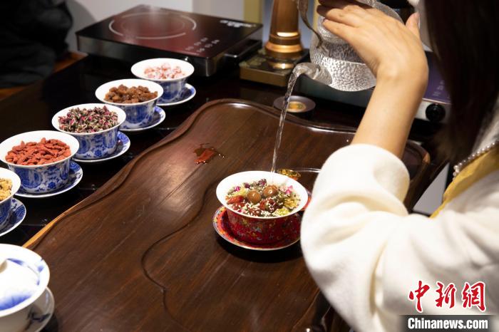 宁夏八宝茶传承人：让源于丝路的千年茶品焕发生机
