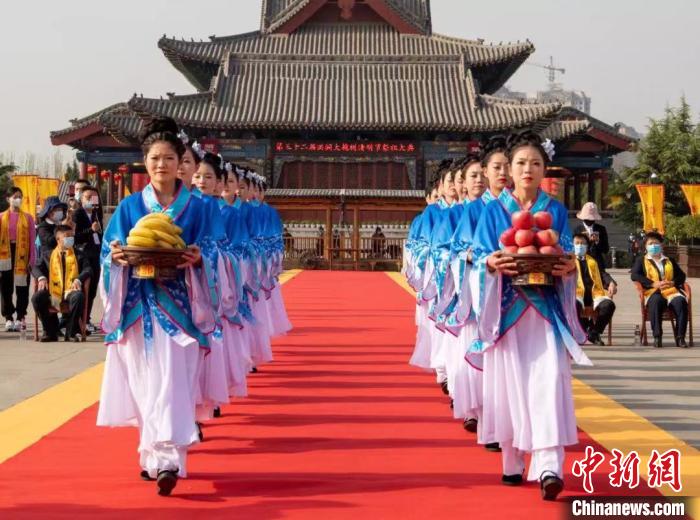 “华人老家”山西洪洞大槐树云端祭祖“话”血脉