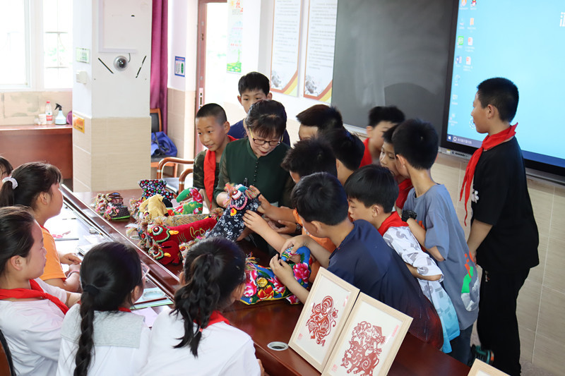 非遗绽光彩 展卷新时代 非遗绽光彩 展卷新时代