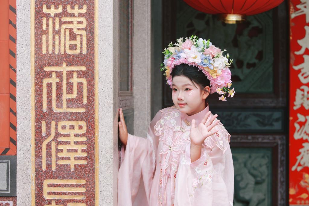 福建泉州：蟳埔女簪出“共富花”