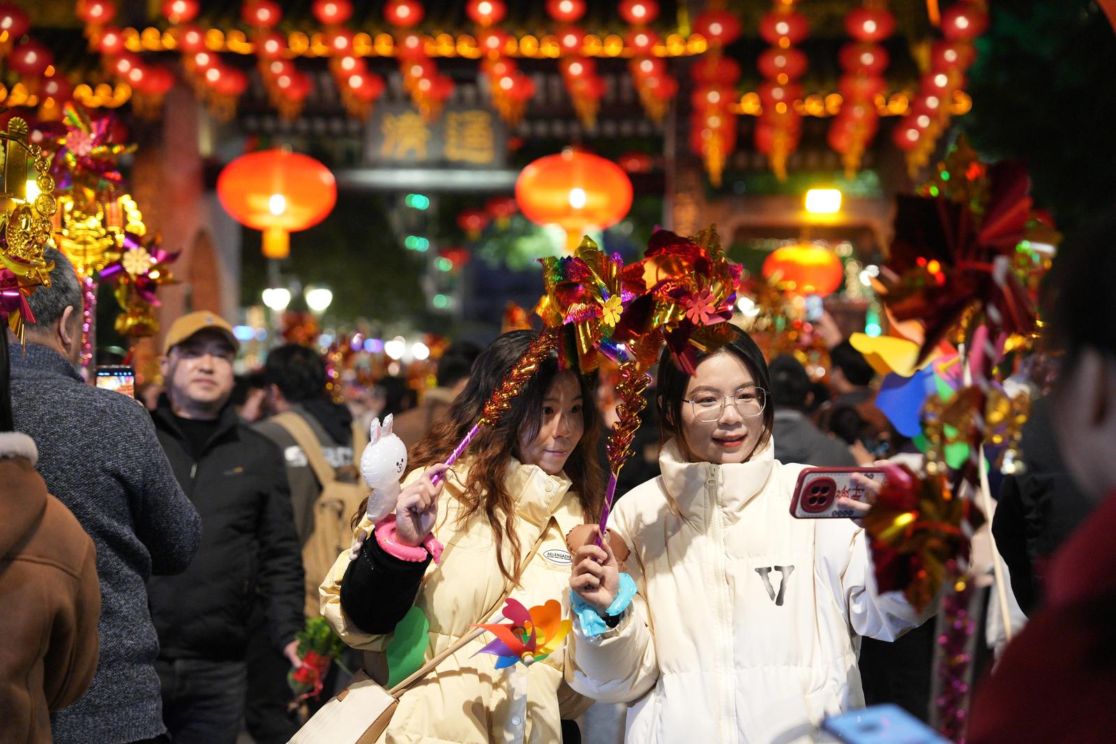 中国人最熟悉的“世遗”刚刚诞生！民俗学者解读“春节”入列人类非遗名录