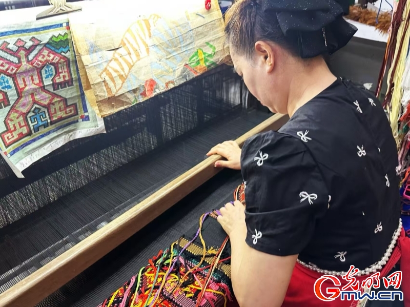 非遗工坊采风行丨黎族织锦赋能乡村振兴