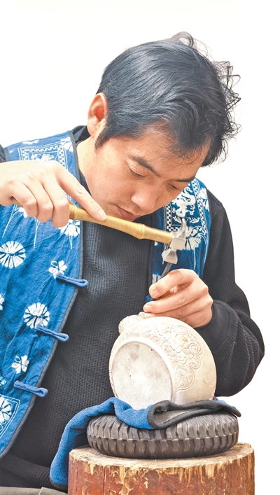 一把小锤敲响银器品牌