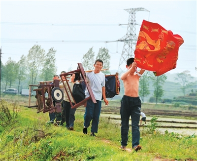 邵阳布袋戏：蓝帷藏万象 十指舞春秋