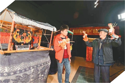 邵阳布袋戏：蓝帷藏万象 十指舞春秋