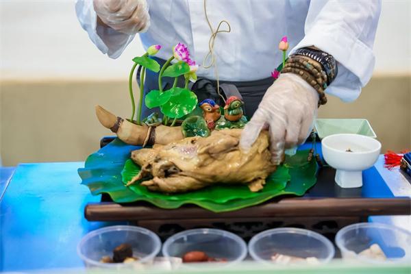 非遗美食高手 为啥去大学“回炉”