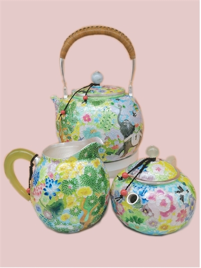 云南丽江珐琅银器:银丝为骨 釉上写“诗”