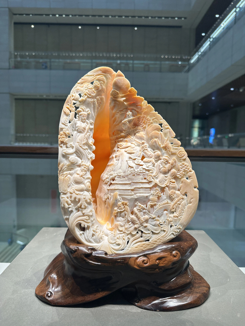 贝壳里的老手艺 年轻人雕出新审美 贝壳里的老手艺 年轻人雕出新审美