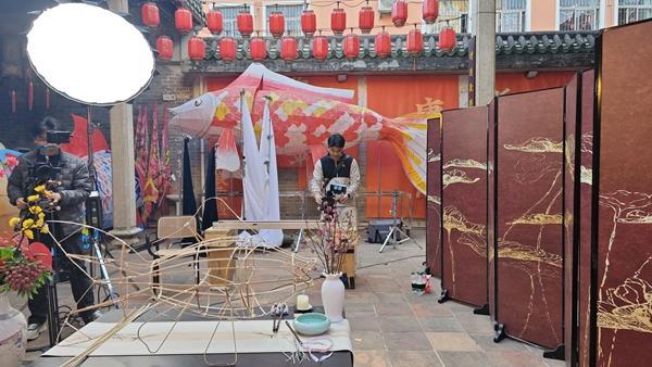 拒绝套路 Z世代用镜头捕捉非遗迸发的“新火花”