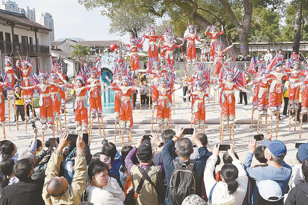 “非遗+文旅” 古城焕新彩 “非遗+文旅” 古城焕新彩