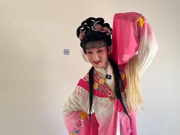 00后剧团团长:让300年“拉魂腔”穿越时空