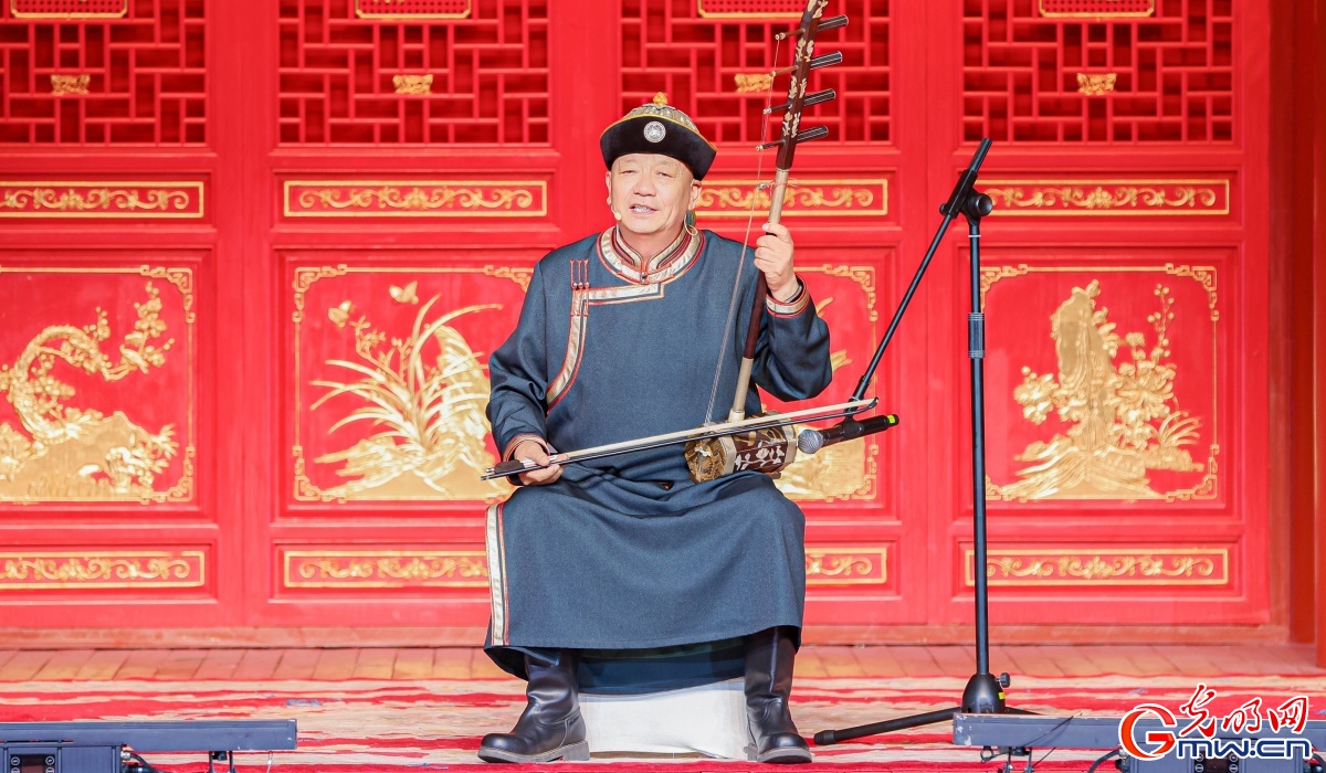 太好逛！展台琳琅万象新 多彩非遗演绎传统文化之美