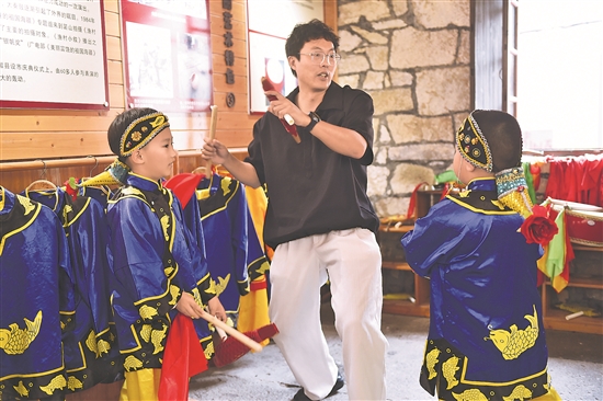 石屋听潮 鼓响渔村