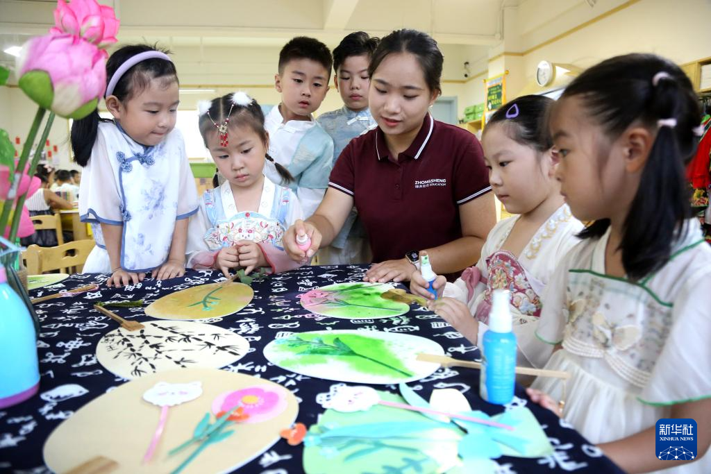 多彩民俗迎中秋