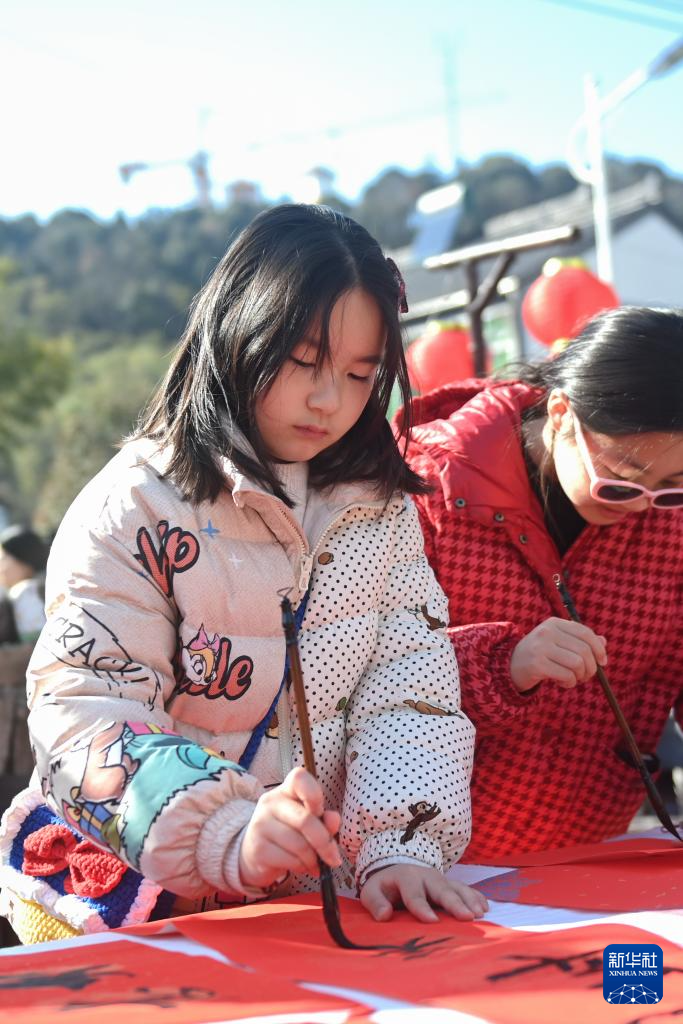 浙江湖州：乡村联欢会迎新年