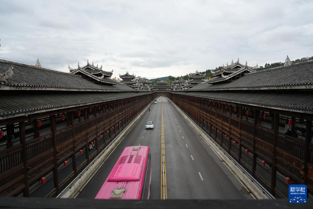 广西三江：风雨桥上遇非遗