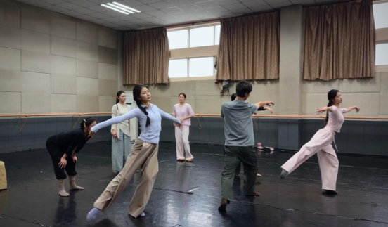 院团团播:曲高不必和寡 守正也可出新 院团团播:曲高不必和寡 守正也可出新